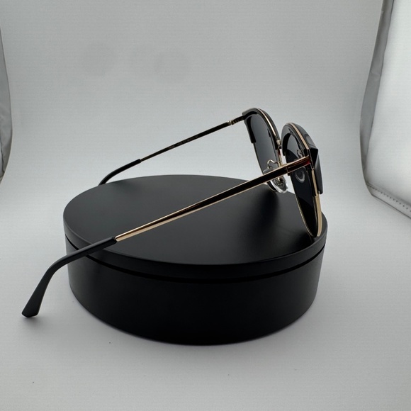 Fendi Butterfly Style Glasses - Picture 6 of 6